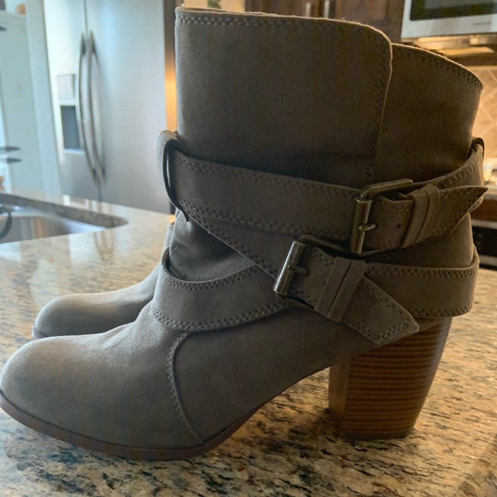 American Eagle Booties - size 11